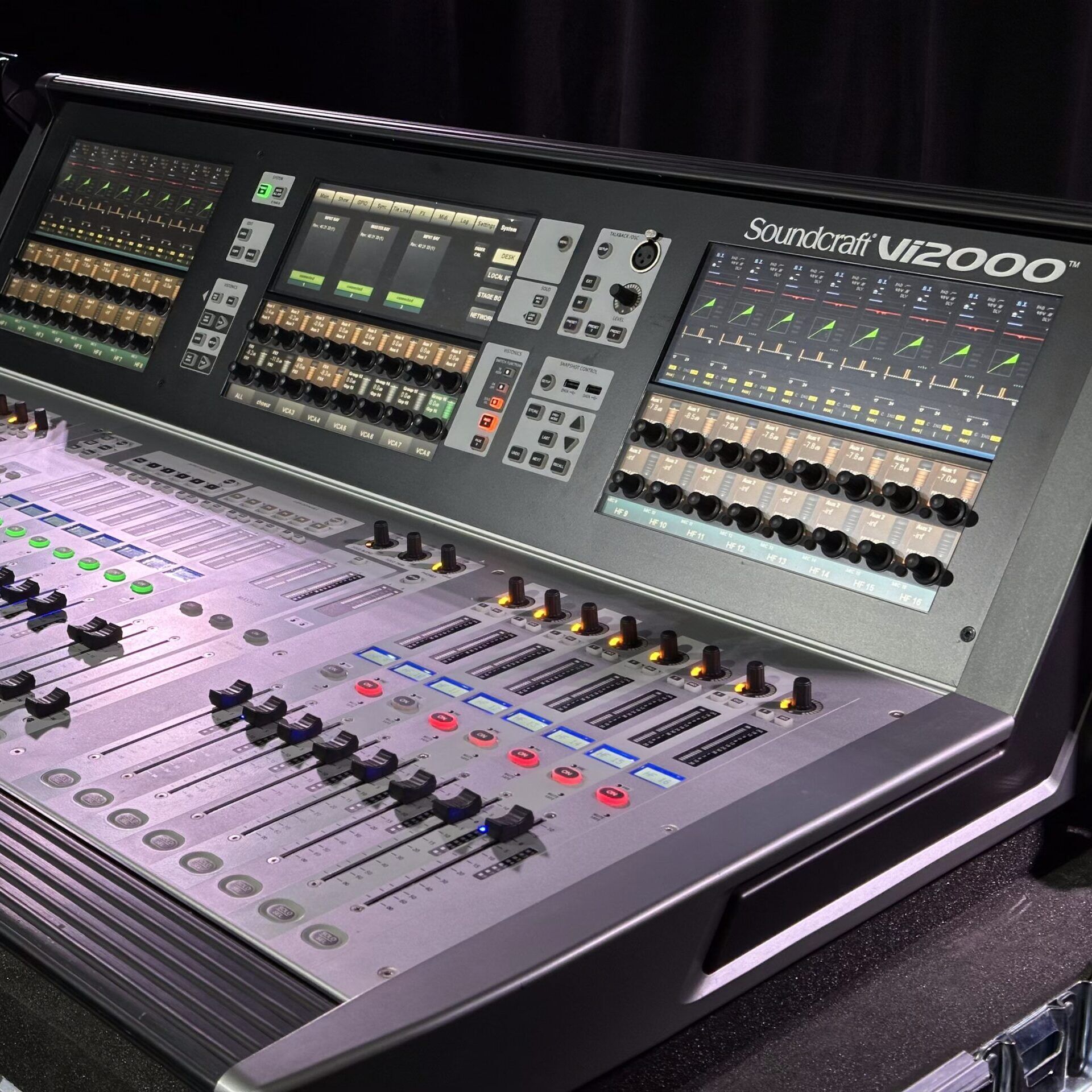 Soundcraft Vi2000