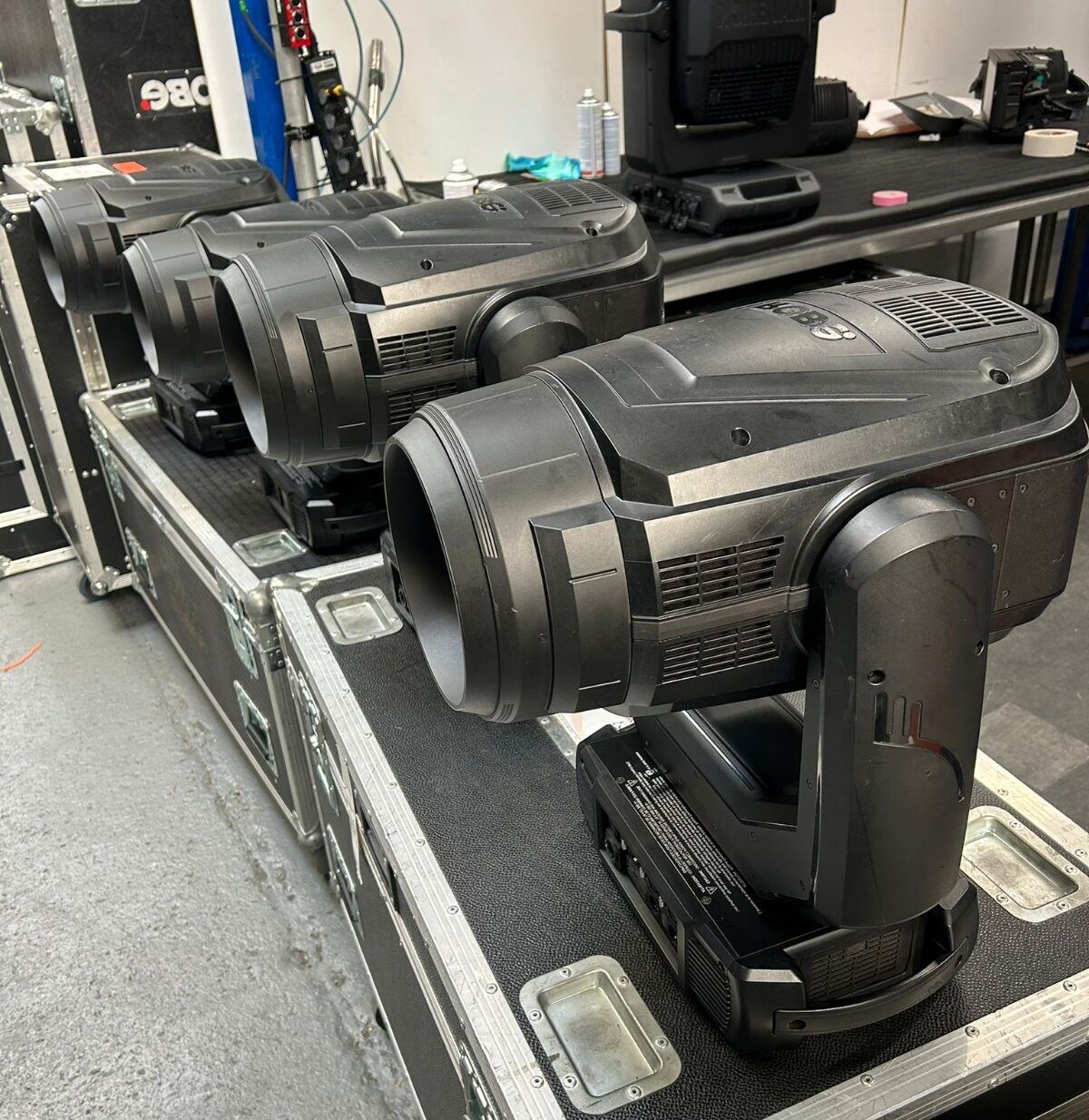 Robe MegaPointe Package
