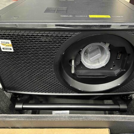 Digital Projection TITAN 33000